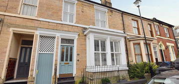 5 bedroom terraced house for sale