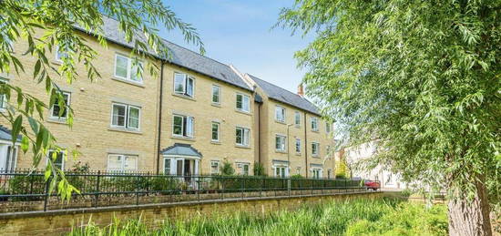 Flat to rent in Priory Mill Lane, Witney OX28