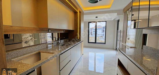 MUHTEŞEM İŞÇİLİK FULL+FULL YAPILI MUHTEŞEM DAİRE ARIYANLARA