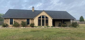 809 El Campo Dr, Rio Vista, TX 76093