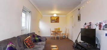 2 bed flat to rent