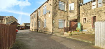 Flat to rent in Thackley Road, Bradford BD10