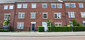 5 bed town house to rent