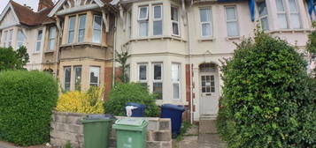 5 bedroom terraced house