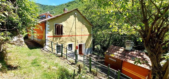 Casa isolata e ristrutturata con giardino privato