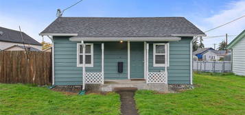 1057 SW Cascade Ave, Chehalis, WA 98532