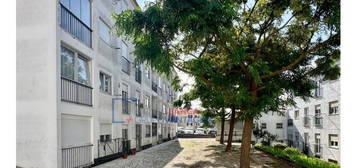 Apartamento T2 em Rua do Tagus, Talaíde/São Domingos de Rana