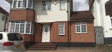 4 bed detached house to rent