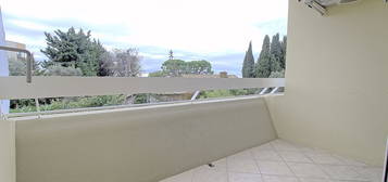 Antibes F2 de 46 m2 + terrasse + parking + cave