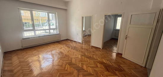 SOYLU GAYRİMENKUL DEN DİKMEN CADDESİ YAKINI KİRALIK DAİRE