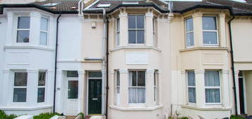 6 bedroom terraced house