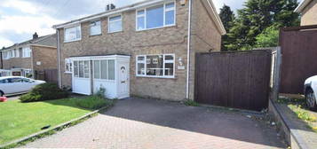 3 bedroom semi-detached house to rent