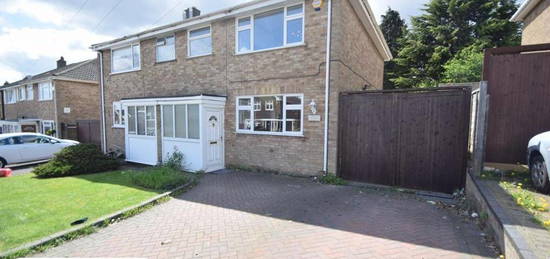 3 bedroom semi-detached house to rent