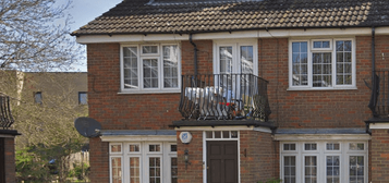 Flat to rent in Bramble Close, Stanmore HA7