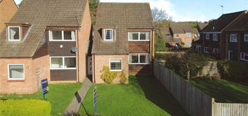 3 bedroom link detached house for sale