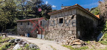 Moradia em reconstrução - Cantelães, Vieira do Minho