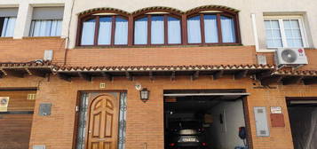 Casa adosada en venta en Centre