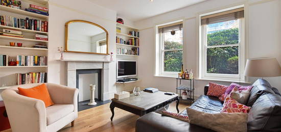 Flat to rent in Biddulph Mansions, Maida Vale W9