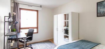 Appartement meublé  à louer, 5 pièces, 5 chambres, 14 m²