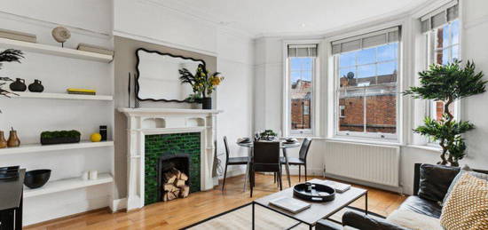 Flat for sale in Pater Street, London W8