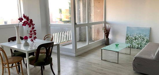 Appartement meublé  à louer, 3 pièces, 2 chambres, 63 m²