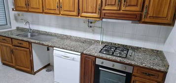 Apartamento T3 situado na Meadela, perto da Mercedes.