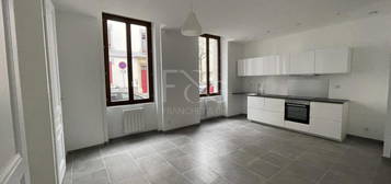 T3 rénové de 61 m² - rue Villon Lyon 8ème