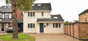 5 bedroom detached house