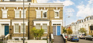 Flat for sale in Munster Road, London SW6