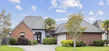 4060 Driftwood Dr, Zachary, LA 70791