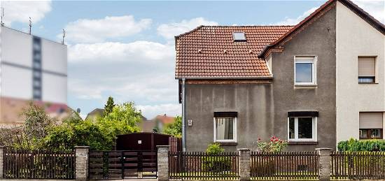 Ihr neues Zuhause, Doppelhaushälfte mit Garten und Garage in Wolfen