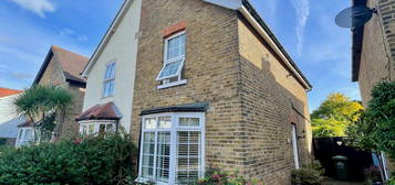 2 bed semi-detached house for sale