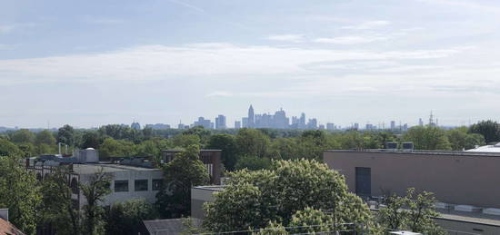 Schöne offene Maisonette-Wohnung mit EBK  -  Tgl.-Duschbad  -  Balkon