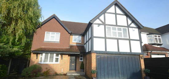 5 bedroom detached house