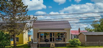 135 W River Rd, Pictou, NS B0K 1N0
