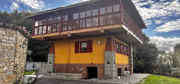 Chalet en calle Robledo en Cudillero