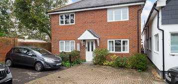 Flat to rent in Lind Road, Sutton SM1