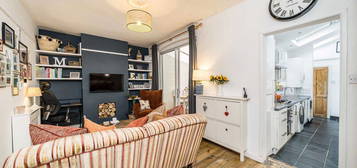 Maisonette for sale in Lynwood Road, London SW17