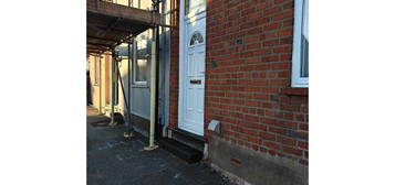 2 bed end terrace house to rent