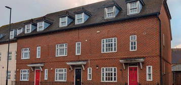 6 bedroom terraced house