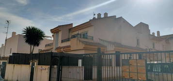 Chalet pareado en venta en San Miguel de Salinas