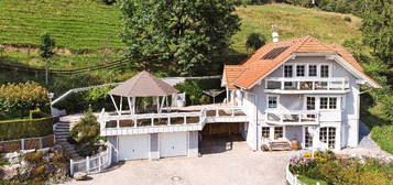 Großes, top gepflegtes Einfamilienhaus mit Fernblick, 349,53 m² Nfl., 1.398m² Grund, 7 Zimmer, 3 Bäder