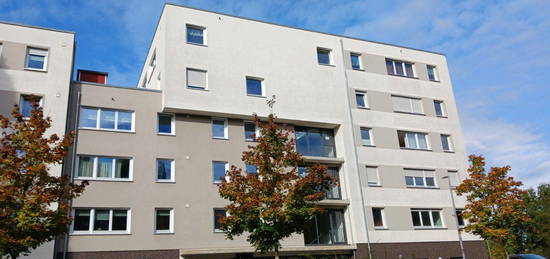 Böblingen: Gepflegte 3,5-Zimmer-Wohnung, frei, EBK, TG, Parkett