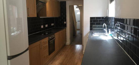 5 bedroom terraced house