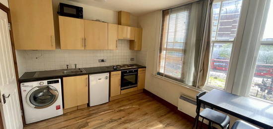 Studio to rent in Uxbridge Road, London W12