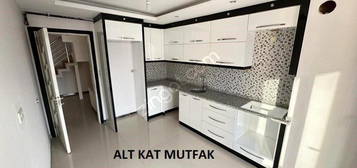 LBADI MAHALLESNDE ANA CADDE ZERNDE ALTINDA A 101 MARKET OLAN 3.5+1/180m2 ASANSRL DUBLEKS DARE