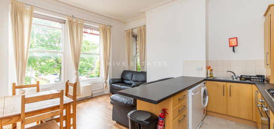 Flat to rent in Grosvenor House, Jesmond, Newcastle Upon Tyne NE2