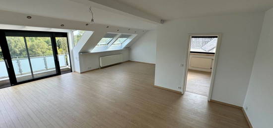 Schöne und modernisierte 4,5-Zimmer-Maisonette-Wohnung mit geh. I