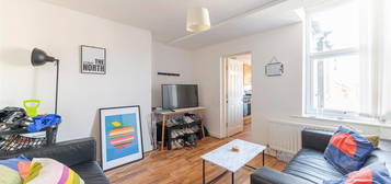 Maisonette to rent in Helmsley Road, Sandyford, Newcastle Upon Tyne NE2