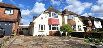 3 bedroom link detached house for sale